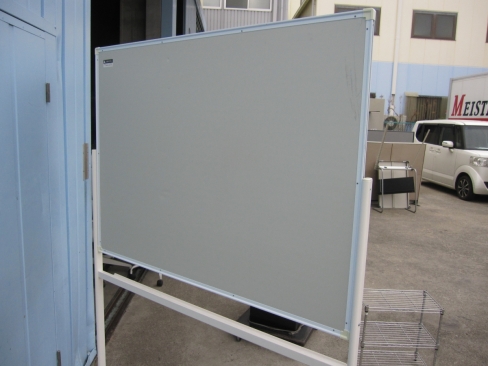 L字脚付きホワイトボード　W1200　へこみあり