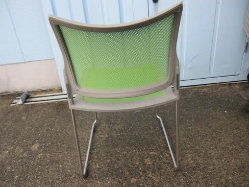 会議用チェア　グリーン　メッシュ　スタッキングチェア　