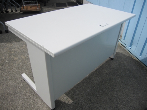 事務机　平デスク　ホワイト　1200ｘ700ｘ700　プラス製