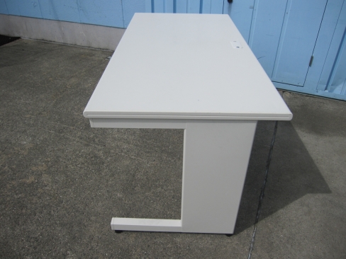 事務机　平デスク　ホワイト　1400ｘ700ｘ700　プラス製