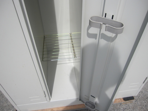 特価！　4人用ロッカー　3か所鍵あり　1か所シリンダー無し　900ｘ515ｘ1790