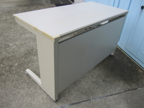 事務机　平デスク　ニューグレー　1200ｘ600ｘ700　コクヨ製