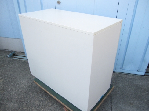 2段ラテラル　鍵あり　ホワイト　天板付き　900ｘ450ｘ780　ウチダ製