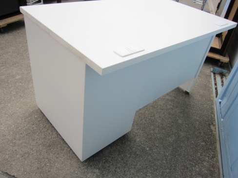 事務机　鍵あり　ホワイト　1200ｘ700ｘ700　片袖デスク