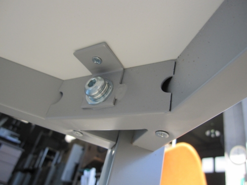 会議テーブル　ホワイト　1800ｘ900ｘ700　配線ボックスあり