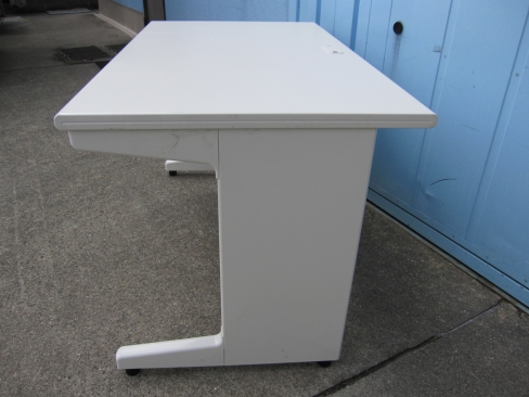 事務机　平デスク　ホワイト　1200ｘ700ｘ700　引き出し日焼けあり　プラス製