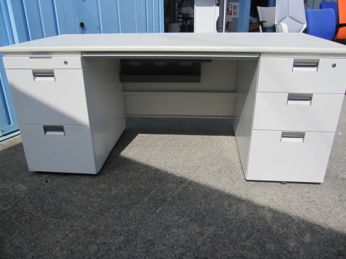 特価！　事務机　両袖デスク　鍵無し　ホワイト　1600ｘ715ｘ700　多少サビあり