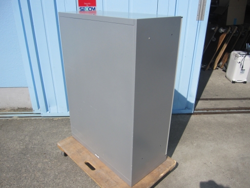 両開き書庫　鍵あり　ホワイト　800ｘ400ｘ1100　オカムラ製ビラージュ