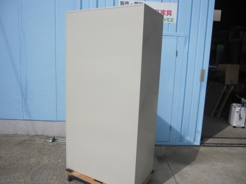 特価！　4人用ロッカー　3か所鍵あり　1か所シリンダー無し　900ｘ515ｘ1790