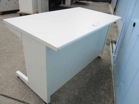 事務机　平デスク　ホワイト　1200ｘ700ｘ700　引き出し日焼けあり　プラス製