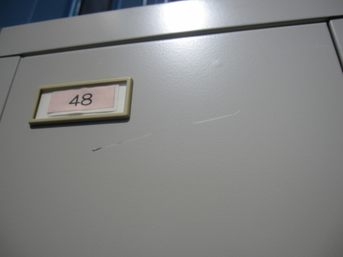 ４人用ロッカー　鍵あり　ニューグレー　ウチダ製　900ｘ515ｘ1790