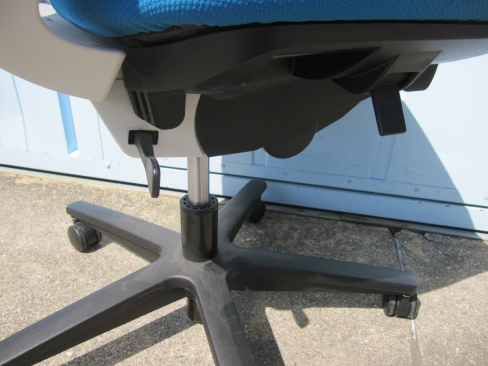 事務イス　コクヨ製ミトラ　ブルー　CRSG2900E1N