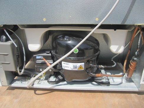 ２ドア冷蔵庫　2020年製　ハイセンス　HR-B1201