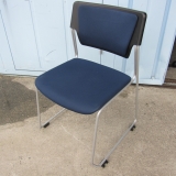 特価! 会議用チェア 破れ・ほつれ多め ネイビー イトーキ製エレックチェア スタッキングチェア KLC-620GBZ5T1B2