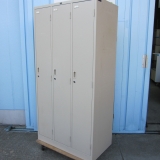 3人用ロッカー ニューグレー 鍵あり ウチダ製 900x515x1790