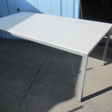 会議テーブル ホワイト 1800x900x700 配線ボックスあり