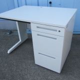 事務机 片袖デスク ホワイト 鍵あり 1000x700x700 イトーキ製CZR
