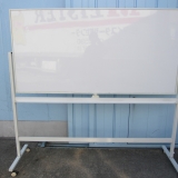 両面脚付ホワイトボード W1800 1900x1800 支柱上部キャップなし 日焼け・傷あり