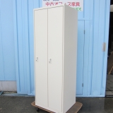 2人用ロッカー ホワイト 鍵あり 614x515x1790 オカムラ製ヴィラージュ