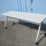 スタックテーブル ホワイト 1800x600x720 脚のキャップなし 会議テーブル