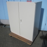 両開き書庫 ホワイト 鍵あり 900x450x1100 イトーキ製