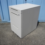 3段ワゴン ホワイト 鍵あり 生興製 400x580x650