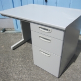 事務机 片袖デスク 鍵あり 1000x700x700 ニューグレー ナイキ製
