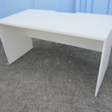 未使用品 事務机 ホワイト 1400x700x720 ワークデスク