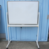 脚付片面ホワイトボード W1300