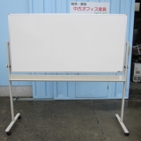 脚付両面ホワイトボード W1800 H1800 粉受け端割れあり